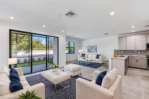 7574 Rockefeller DR, Naples, FL 34119