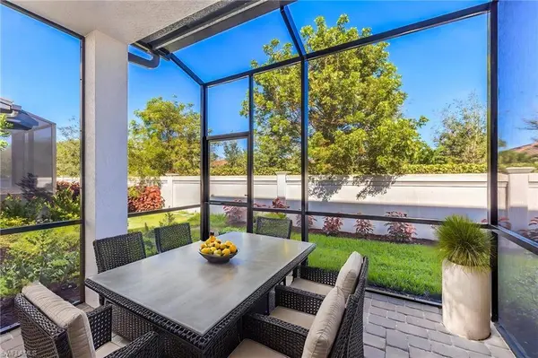 7574 Rockefeller DR, Naples, FL 34119