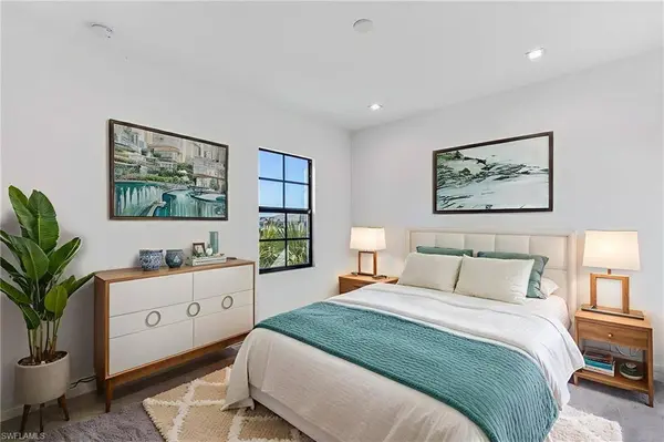 7574 Rockefeller DR, Naples, FL 34119