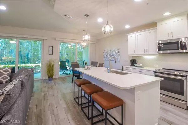 6940 Avalon CIR #503, Naples, FL 34112