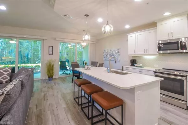 6940 Avalon CIR #503, Naples, FL 34112