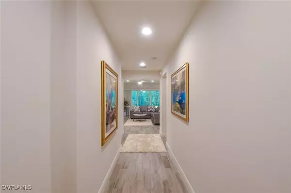 6940 Avalon CIR #503, Naples, FL 34112