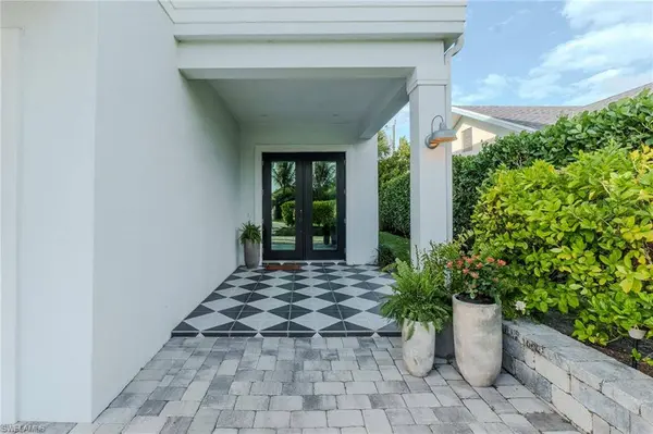1075 Frank Whiteman BLVD, Naples, FL 34103
