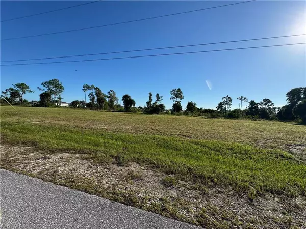 3745 NE 14th PL, Cape Coral, FL 33909