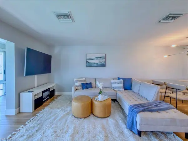 1910 Gulf Shore BLVD N #312, Naples, FL 34102