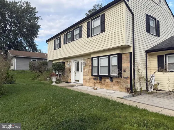 25 TRAYNOR LN, Willingborough, NJ 08046