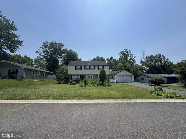 25 TRAYNOR LN, Willingborough, NJ 08046