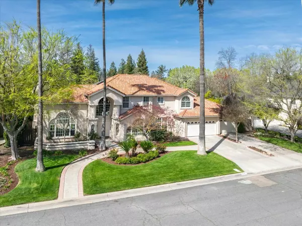 10167 N Ponderosa DR, Fresno, CA 93720