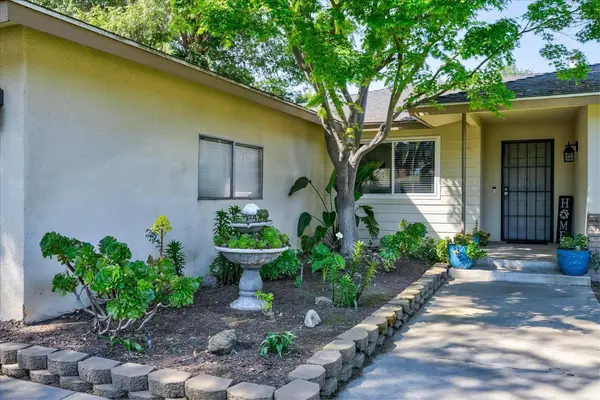 6721 N Harrison AVE, Fresno, CA 93711