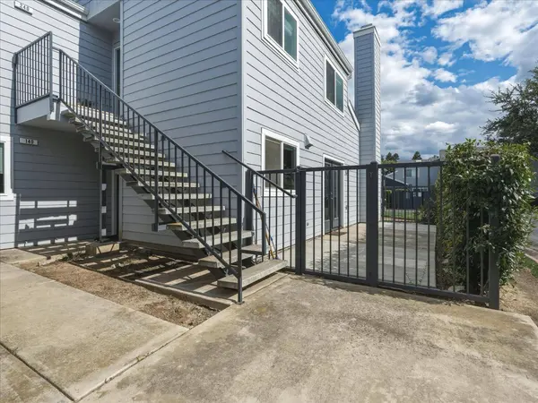 7675 N 1st ST #140, Fresno, CA 93720