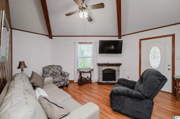 300 3RD AVENUE W, Oneonta, AL 35121