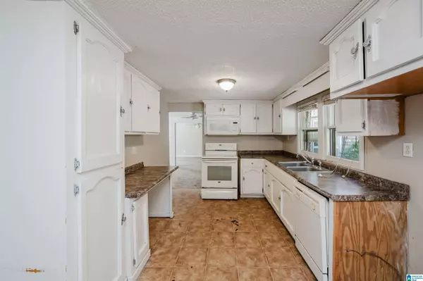 5221 EDGEWOOD ROAD, Adamsville, AL 35005