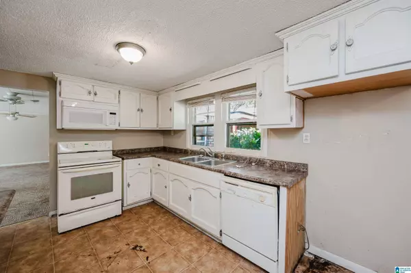 5221 EDGEWOOD ROAD, Adamsville, AL 35005