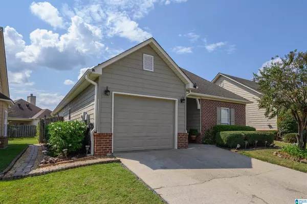 1072 FAIRBANK LANE, Chelsea, AL 35043