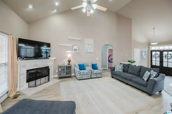 2746 CROSSVINE DRIVE, Helena, AL 35022