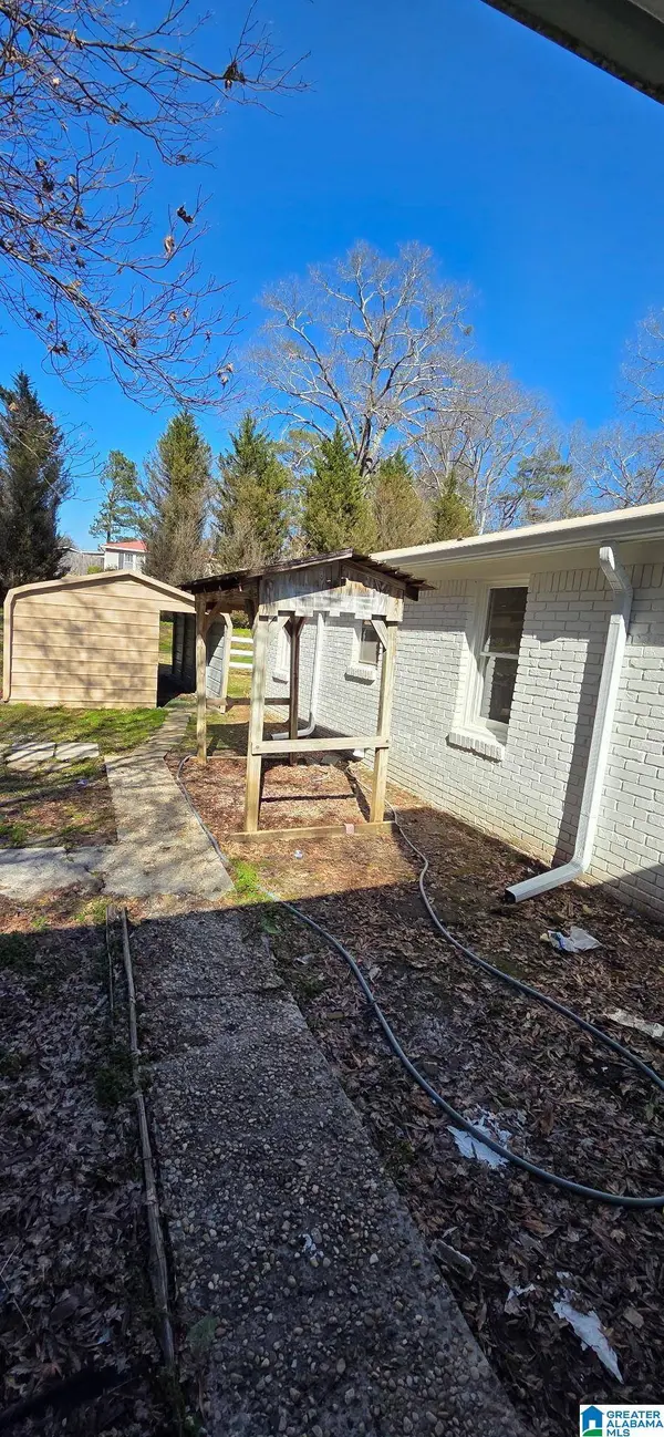 5221 EDGEWOOD ROAD, Adamsville, AL 35005