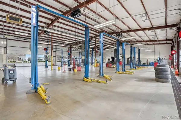 172 Market Place CIR, Calera, AL 35040