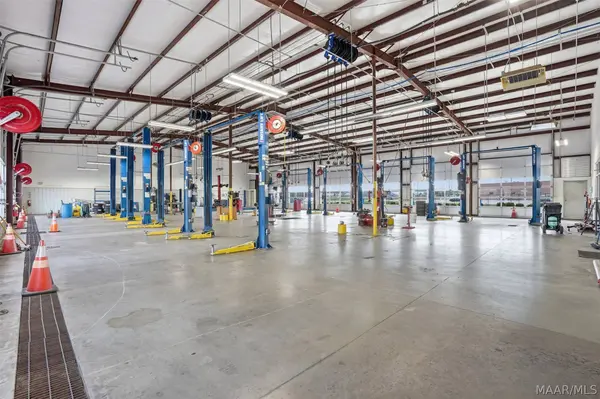 172 Market Place CIR, Calera, AL 35040