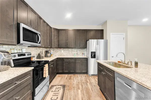 244 Shadow Wood LN, Wetumpka, AL 36092