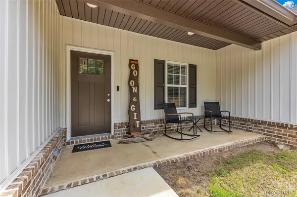 244 Shadow Wood LN, Wetumpka, AL 36092
