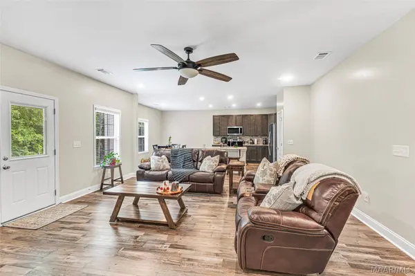 244 Shadow Wood LN, Wetumpka, AL 36092