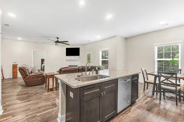 244 Shadow Wood LN, Wetumpka, AL 36092