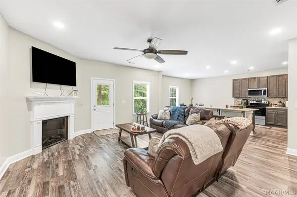244 Shadow Wood LN, Wetumpka, AL 36092