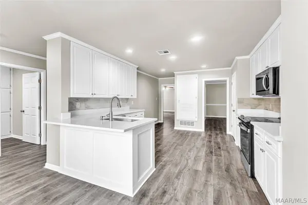203 Kay ST, Prattville, AL 36066