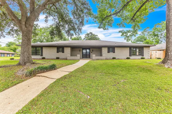 203 Kay ST, Prattville, AL 36066