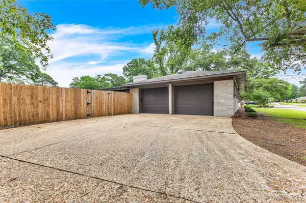 203 Kay ST, Prattville, AL 36066