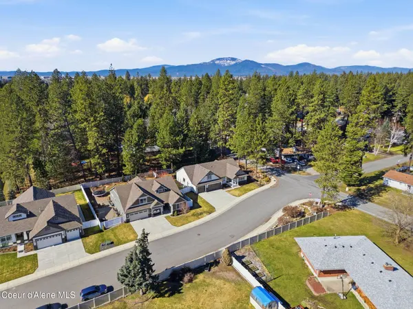 11565 N Emerald DR, Hayden, ID 83835