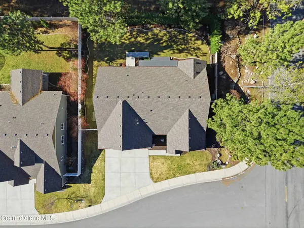 11565 N Emerald DR, Hayden, ID 83835