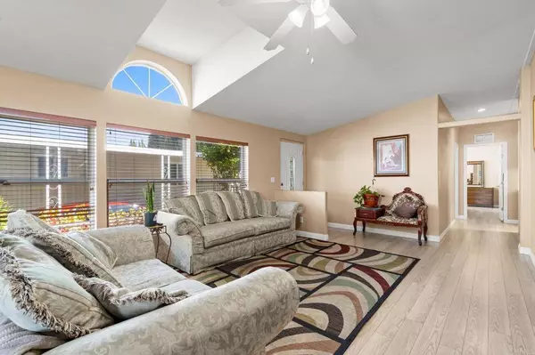 4660 N River RD #17, Oceanside, CA 92057