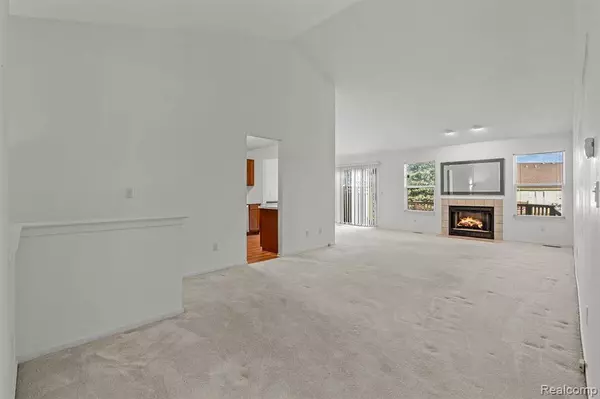 250 Winding BranchK, Commerce Twp, MI 48390