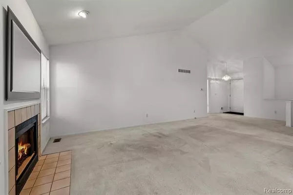 250 Winding BranchK, Commerce Twp, MI 48390