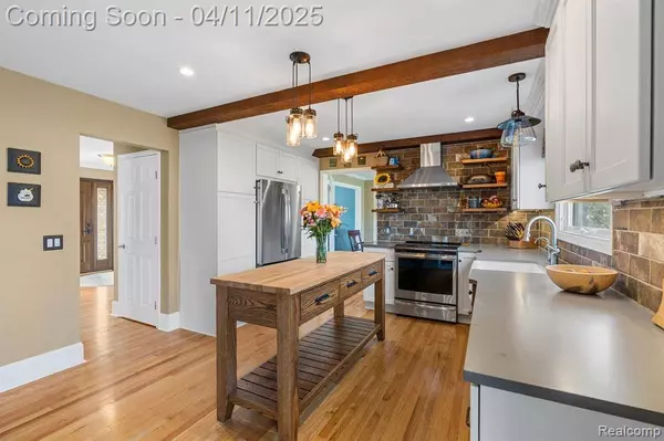 18040 W Northville Trail, Northville Twp, MI 48168