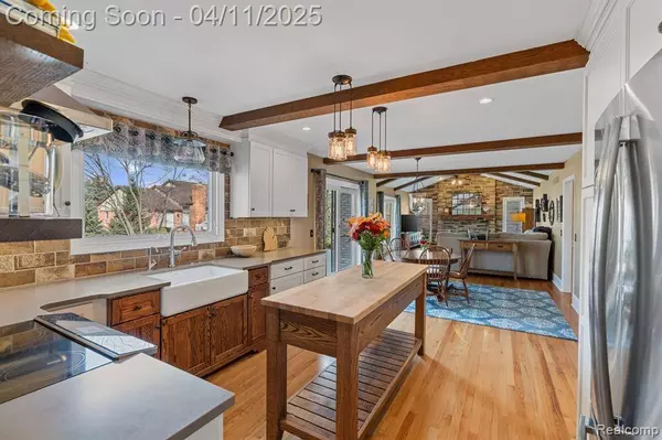 18040 W Northville Trail, Northville Twp, MI 48168