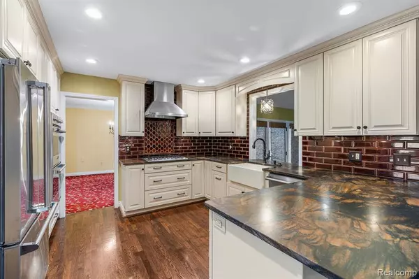 3405 Newgate Drive, Troy, MI 48084