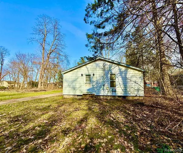 1874 Portlock Avenue, Commerce Twp, MI 48382