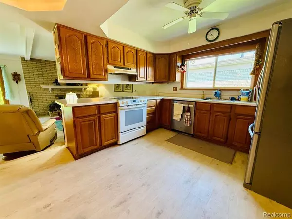 35265 Dunston Drive, Sterling Heights, MI 48310