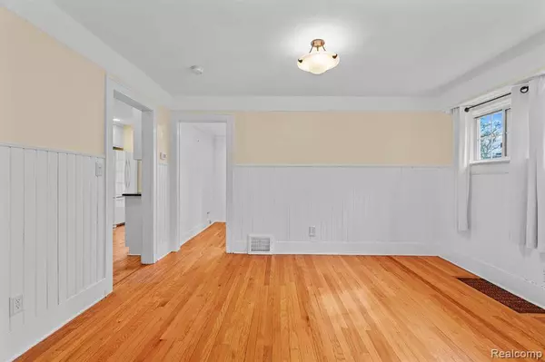 34 Sylvan Avenue, Pleasant Ridge, MI 48069