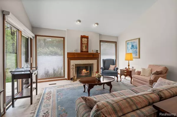 4612 Golf View Drive, Genoa Twp, MI 48116