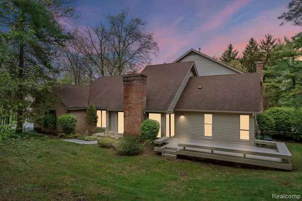 4612 Golf View Drive, Genoa Twp, MI 48116