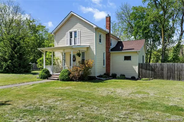 638 E Michigan Avenue, Grass Lake Vlg, MI 49240