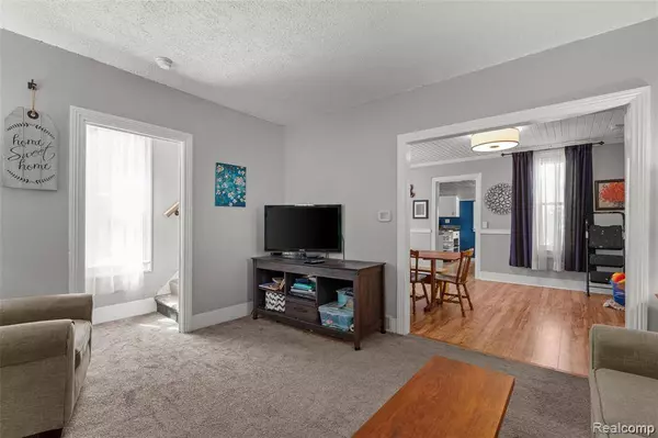 638 E Michigan Avenue, Grass Lake Vlg, MI 49240