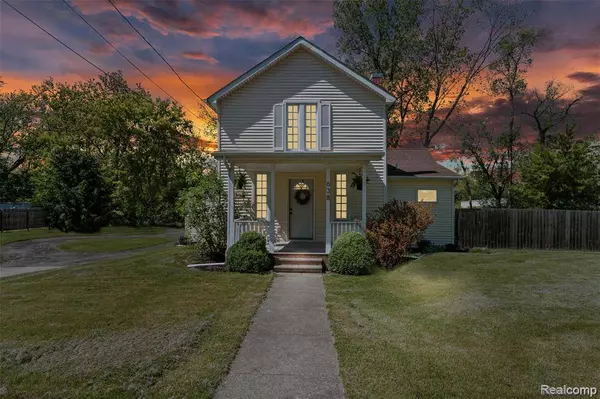 638 E Michigan Avenue, Grass Lake Vlg, MI 49240