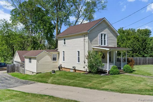 638 E Michigan Avenue, Grass Lake Vlg, MI 49240