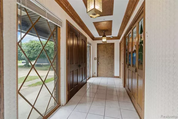 49748 Regatta Street, Chesterfield Twp, MI 48047