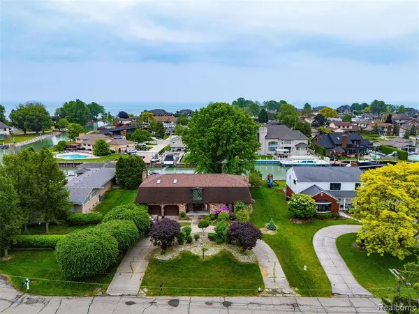 49748 Regatta Street, Chesterfield Twp, MI 48047