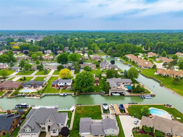 49748 Regatta Street, Chesterfield Twp, MI 48047